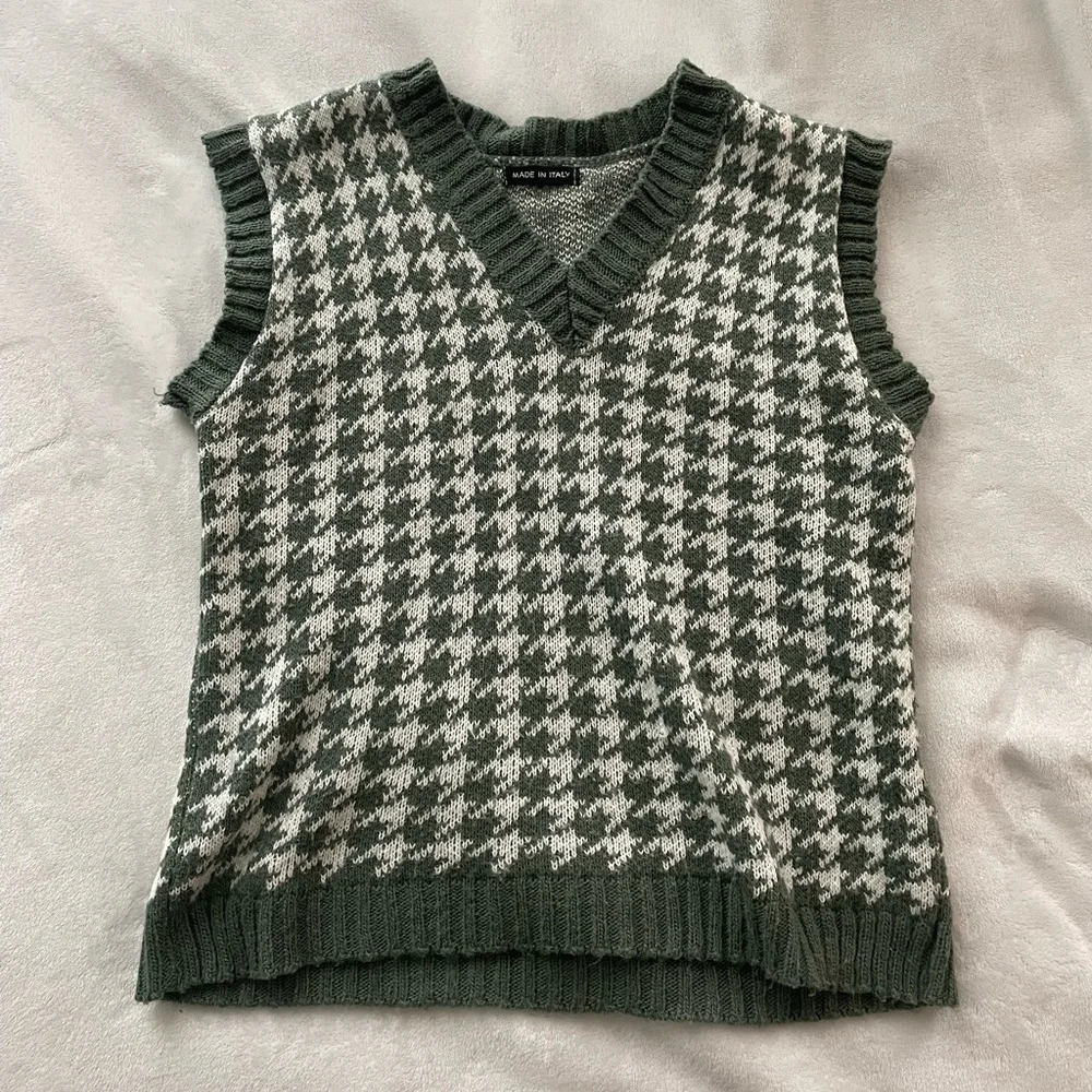 Patterned Sweater Vest - Picture 1 of 2